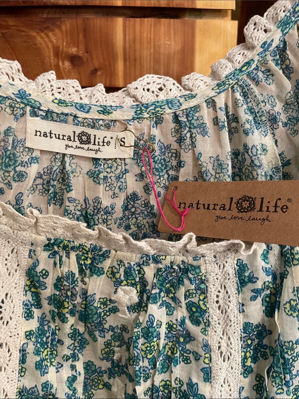 NATURAL LIFE Sweet Nothings Embroidered Top Cream Folk Ditsy Puff-Sleeve Blouse - Picture 11 of 16